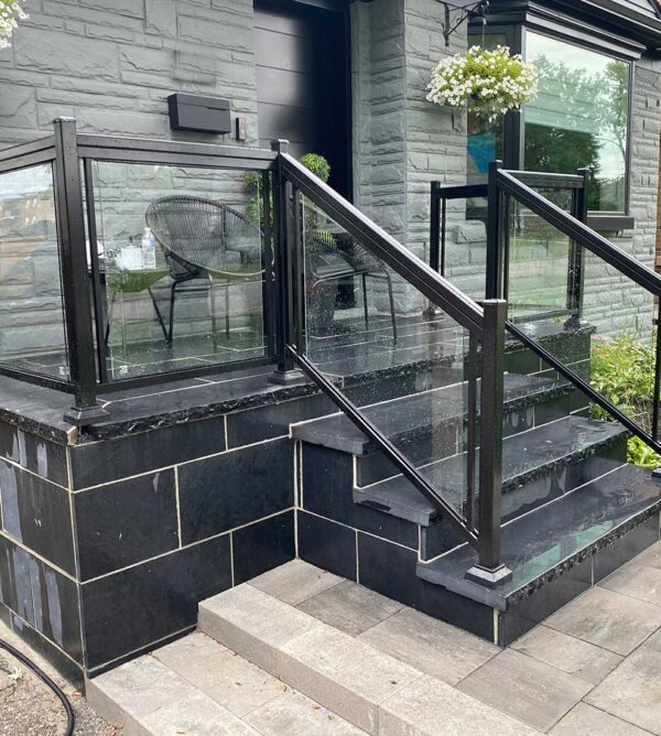 Aluminum-Glass-Railings-Deck-Railing-Toronto--Aluminum-Deck-Railing-Porch-Railings--Aluminum-Railings-Glass-Railings-Pool-Railings-Balcony-Railings-Banister-Railings-Porch-Railings
