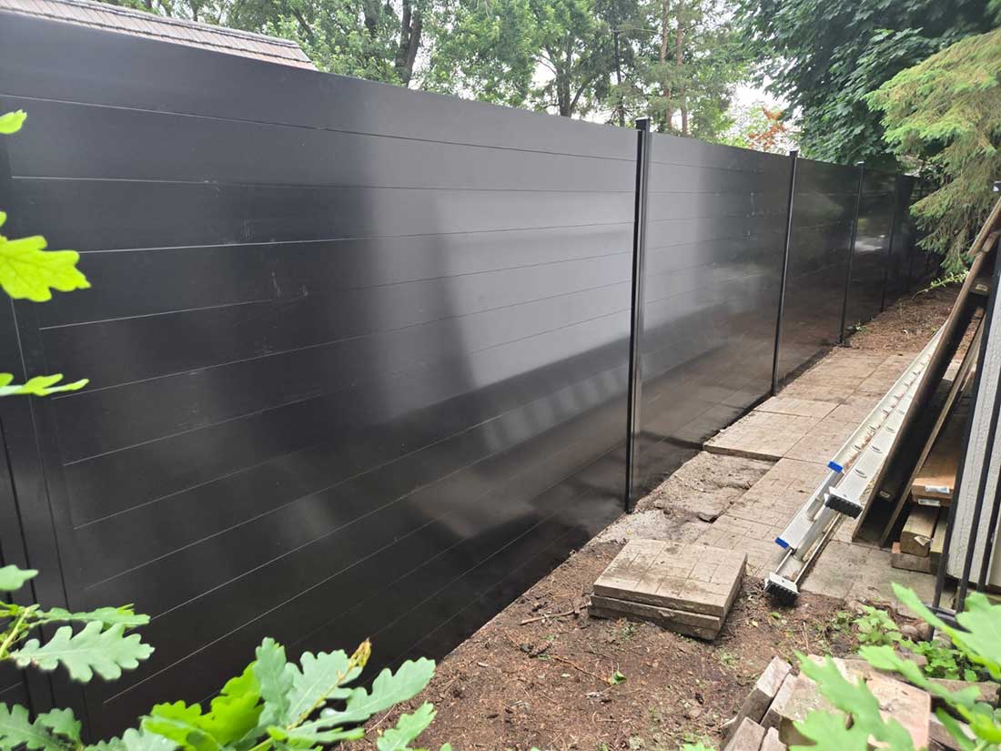 Burlington Fence-Aluminum Fence-Composite Fence-Aluminum Picket Fence-Vinyl Fence-Chain Link Fence-Temporary Fence-Fence Gates-Aluminum Privacy Screens-Aluminum Gates-Semi Privacy Fence